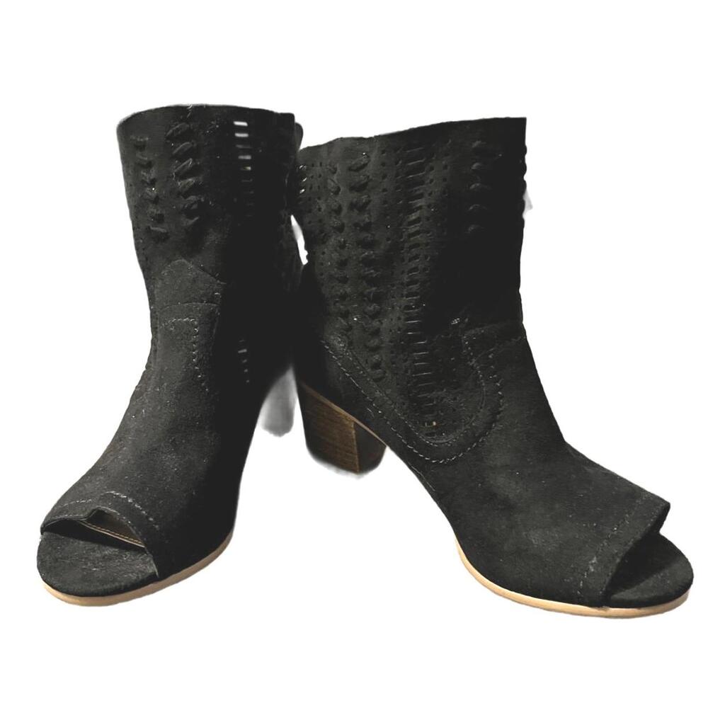 Not Rated Savio Bootie in Black, Size 6